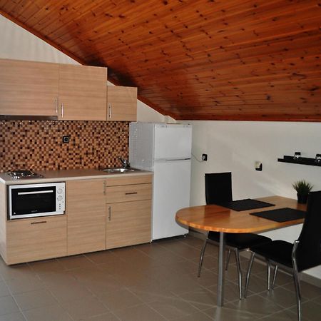 Mari-Christi Apartments Poros  Luaran gambar