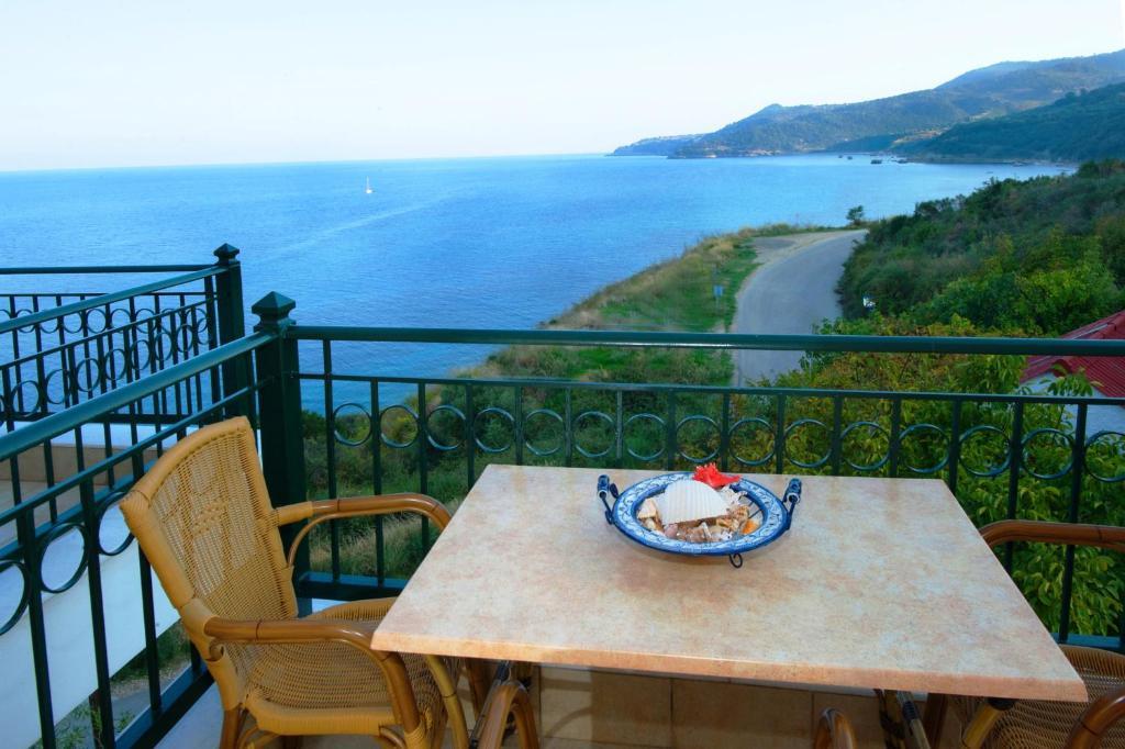 Mari-Christi Apartments Poros  Bilik gambar