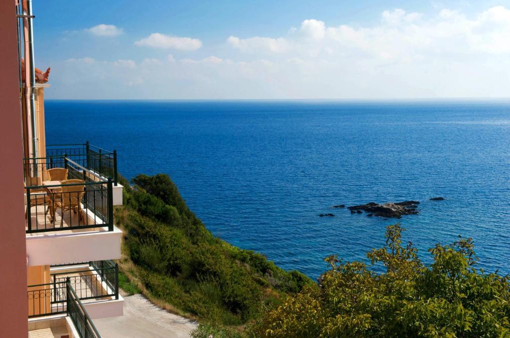 Mari-Christi Apartments Poros  Bilik gambar