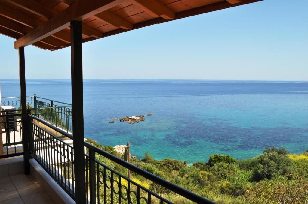 Mari-Christi Apartments Poros  Bilik gambar