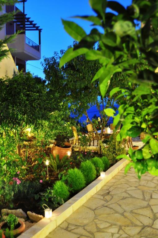Mari-Christi Apartments Poros  Bilik gambar
