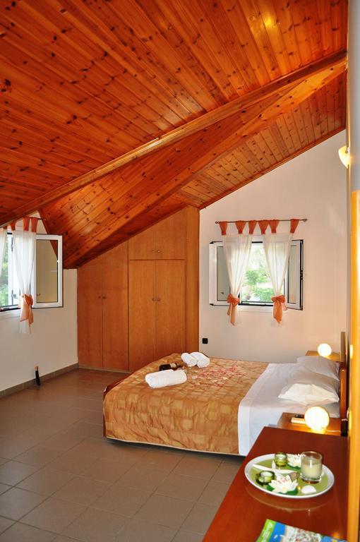 Mari-Christi Apartments Poros  Bilik gambar
